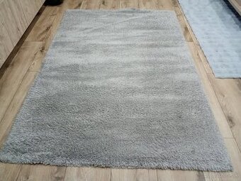 Svetlo sivý koberec 155x230 stredne dlhy vlas