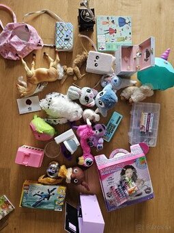 Krabica hračiek (viac než 30)