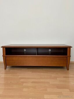 stolík pod TV