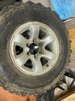 Predám Offroad pneumatiky 265 70 R15