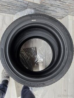 225/40 R19 Kumho Ecsta Sport PS72