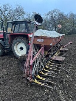 Sejačka Mistral 6000 a 7-radličný pluh