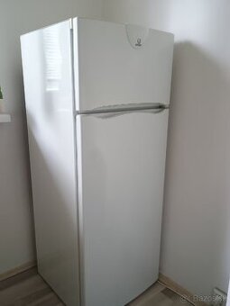 Chladnička Indesit