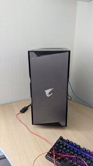 GIGABYTE AORUS C300 GLASS