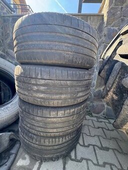 285/45 R20 pirelli