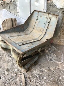 Zetor 4011 sedadlo