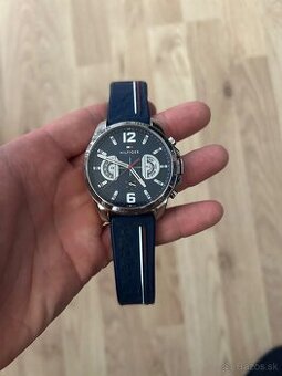 Predam hodinky Hilfiger