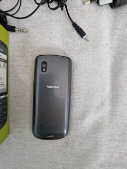 NOKIA 300
