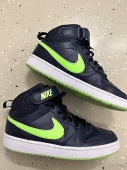 Chlapcenske vysoke topanky NIKE, velkost 38,5