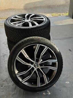 225/40 R18 KIA