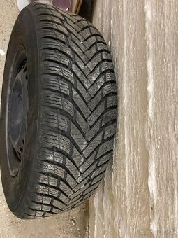 Predám zimnú sadu kolies 215/70 R16 Nokian Weatherproof - 1