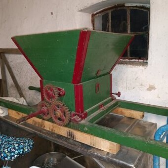 Predám mlynček na hrozno