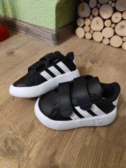 Nové detské botasky Adidas č.21