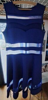 Modré spoločenské šaty