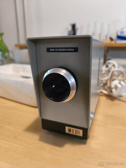 Predám Diaprojektor