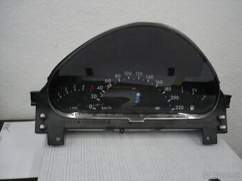 Mercedes A-160 - tachometer.