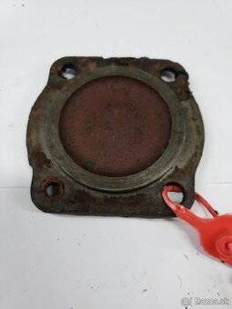Krycie víčko vývod a kľuk. hriadeľa na Zetor