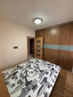 Prenájom priestranného 3-izbového bytu s balkónom