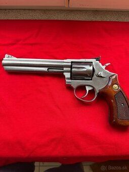 TAURUS-BRASIL 357 Magnum