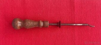 Ručný otvárač na konzervy