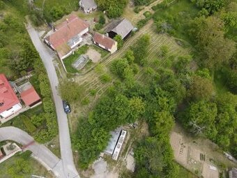 Stavebný pozemok Brestovec u Ticháčkov - 1140 m2, plyn, elek