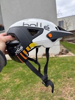 Predám enduro prilbu Bollé veľkosť M, bezpečnostný MIPS syst