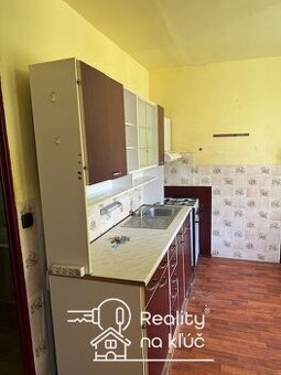 Na predaj veľký 2-izbový byt s balkónom na Podzámskej ulici