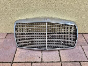 Mercedes W115 maska