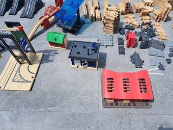 Drevene drahy Playtive a Ikea, set s vlacikmi a kolajnicami