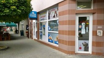 Prenájom atraktívnych obchodných priestorov – centrum Púchov