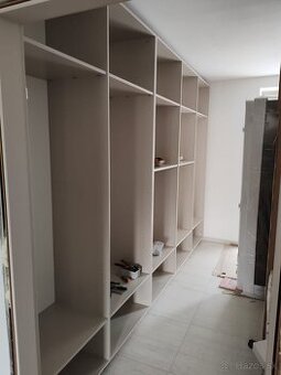 1x Montážnik nábytku a Operátor vo výrobe pomocník.