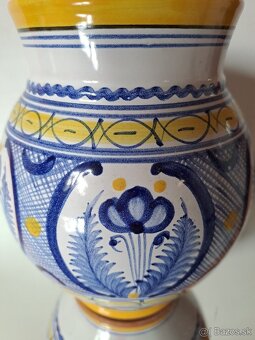 Váza - Modranská keramika s folklórními motivy, značená