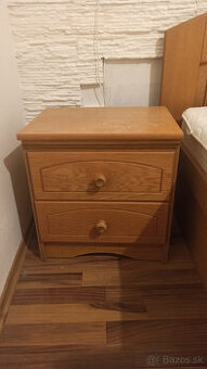 nočný stolík