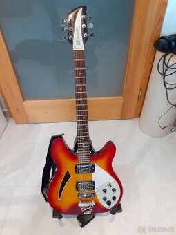 Kópia Rickenbacker 360 od Dimavery