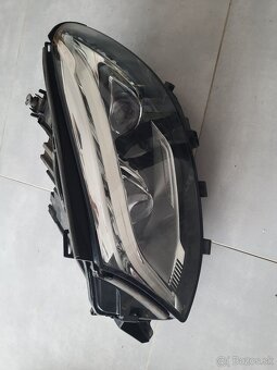 Mercedes GLE W166 lave predne LED svetlo