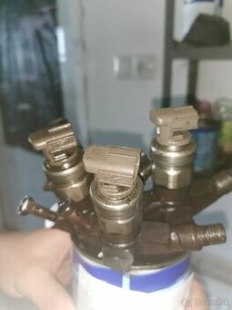 Predám vstrekovače Nissan pathfinder r52 Navara d40