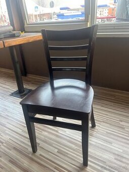 Reštauračne stoličky a stoly