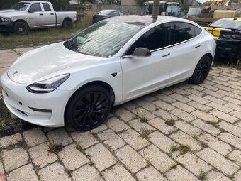 Tesla 3 Perfomance 4WD Dovuz Italia