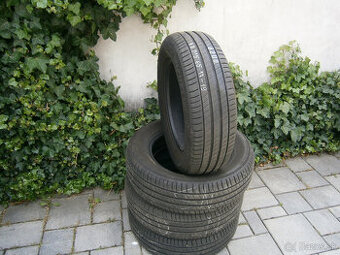 Predám 4x letné pneu Michelin 215/65 R17 99VML