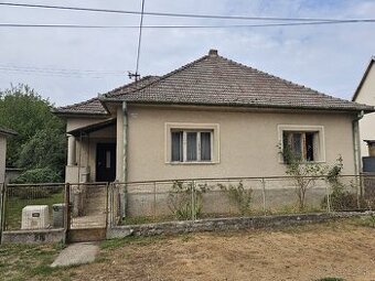 Predám rodinný dom s garážou v obci Kostolné