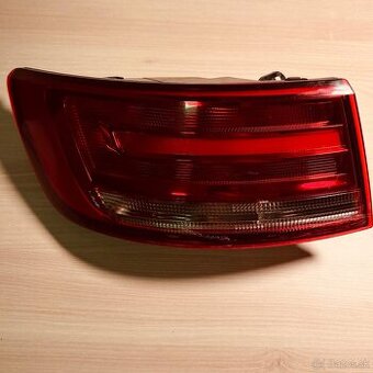 Audi A4 B9 sedan zadné svetlá originál