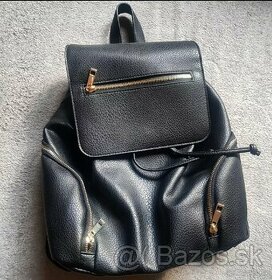 Čierny ruksak - 1