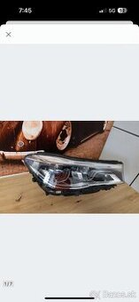 Svetlo predne BMW 7 G11 G12