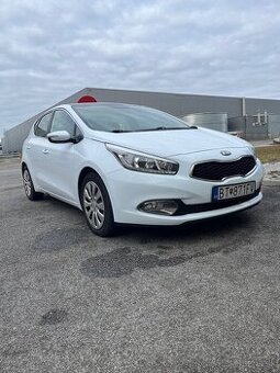 Kia ceed 1.4i panorama gold