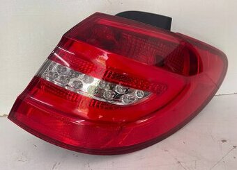 Mercedes B klassa W246 2011- pravé zadné svetlo