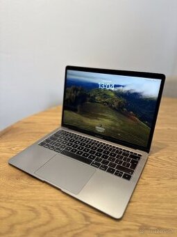 MacBook Air (Retina, 13-palcový, 2019) Thule Obal