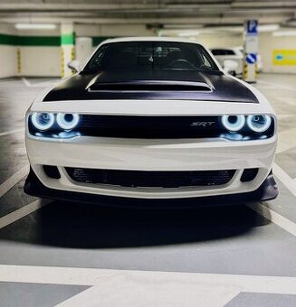 Dodge Challenger - 1