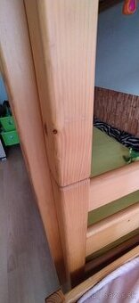 Poschodová posteľ z masívu