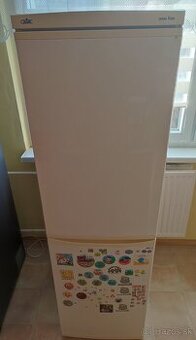 Kombinovaná chladnička s mrazničkou Calex.