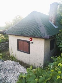 Na predaj rekreačný pozemok s chatkou